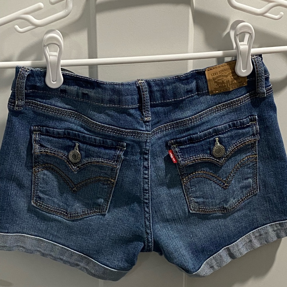 Girls (youth) Levi’s shorty shorts